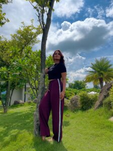 Neelam Giri Biography in Hindi (नीलम गिरी का बायोग्राफी) गुड फैक्ट्स, डेब्यू करियर, हाइट, वेट, बॉयफ्रेंड 4 Neelam Giri Biography in Hindi