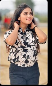 Khushi Kakkar Biography in Hindi: ख़ुशी कक्कर 21 साल के उम्र में बायोग्राफी 2 Khushi Kakkar Biography in Hindi