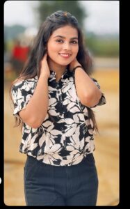 Khushi Kakkar Biography in Hindi: ख़ुशी कक्कर 21 साल के उम्र में बायोग्राफी 3 Khushi Kakkar Biography in Hindi