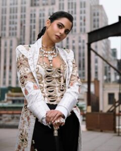 Isha Ambani Net Worth 2025: यहाँ से देखिए बिजनेसवुमन ईशा अंबानी से सम्बंधित पूरी जानकारी 4 Isha Ambani Net Worth 2025